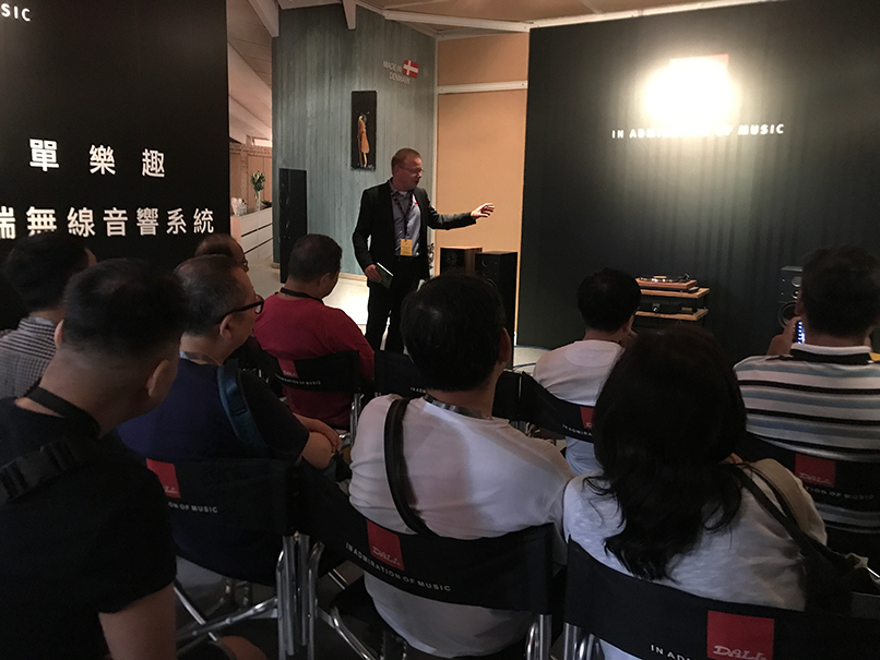 (WEB格式图)香港展报道 (3).JPG